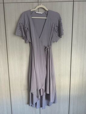 Astr Lavender High-Low Wrap Dress with Crochet Sleeves Sz S like new